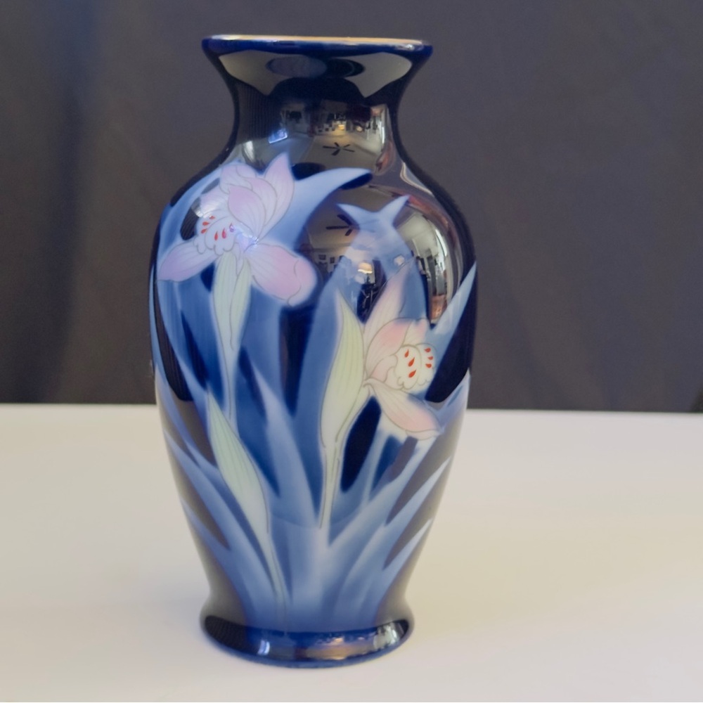 Porcelain Vase Cobalt Blue Light Blue Leaves Pink Iris Flowers 6" Flare Rim Gold